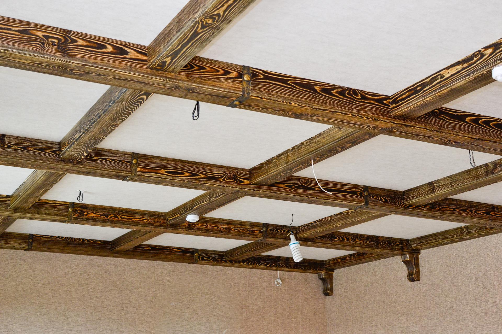 деревянный потолок как сделать
