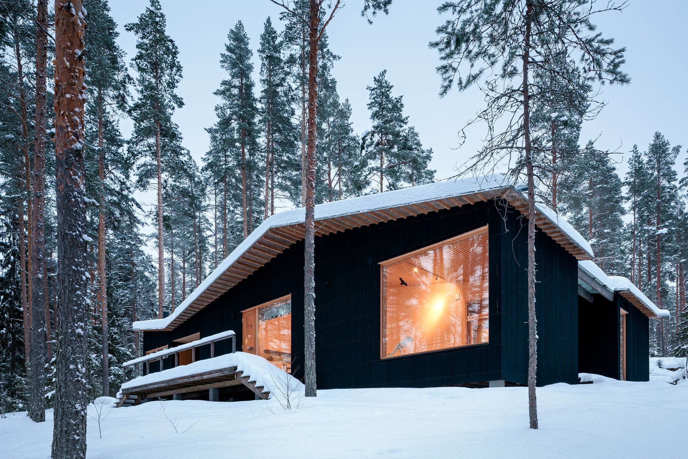 финский домик в лесу