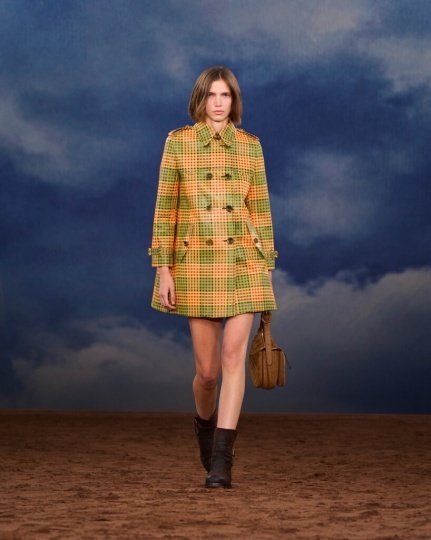Диалог неба и земли на показе Burberry