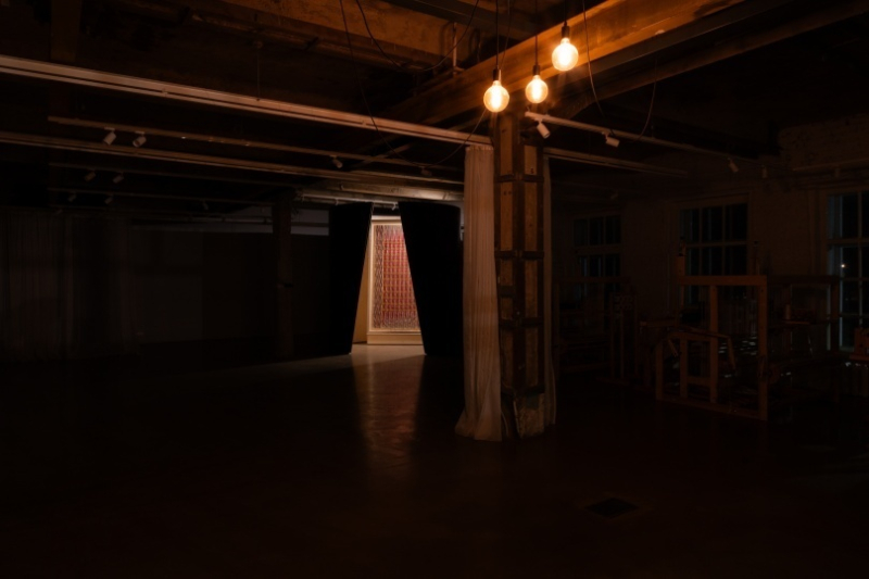 Производство MAKE VIBE изготовило конструкцию для показа канаватной фаты XIX века