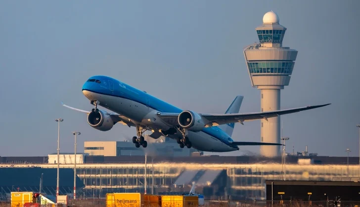 Авиакомпания KLM внесла пассажира в черный список на 30 лет. Вот что он сделал