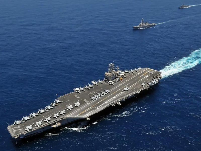 Иран снова ударил по авианосцу США USS Abraham Lincoln ракетой «земля-море»: что известно