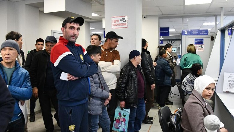 ЛДПР предлагает уточнить, кому можно регистрировать иностранцев