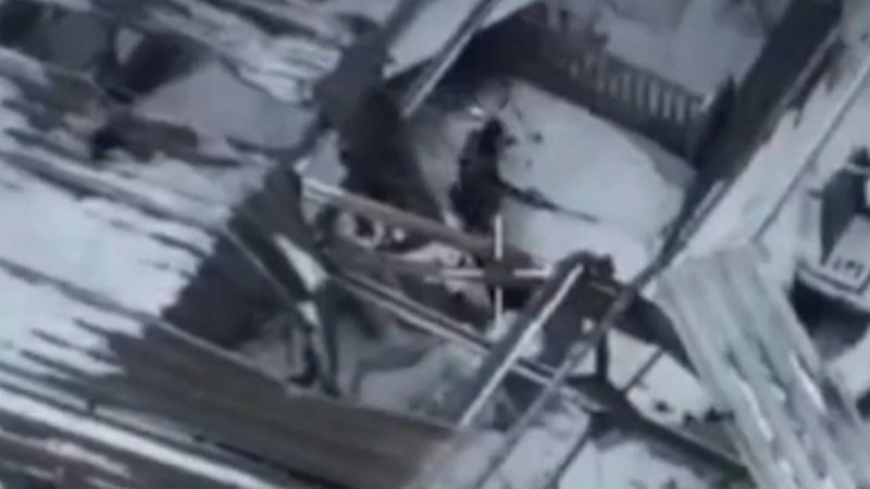 МО показало видео, на котором Герой России Ярашев в одиночку удерживает позиции