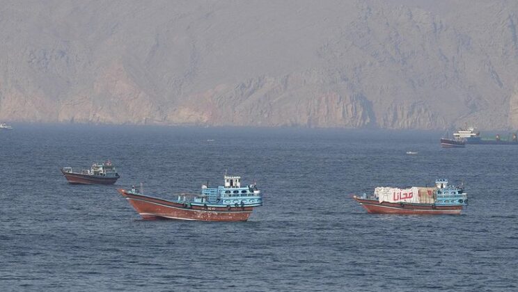 Через Ормузский пролив прошло рекордное количество судов